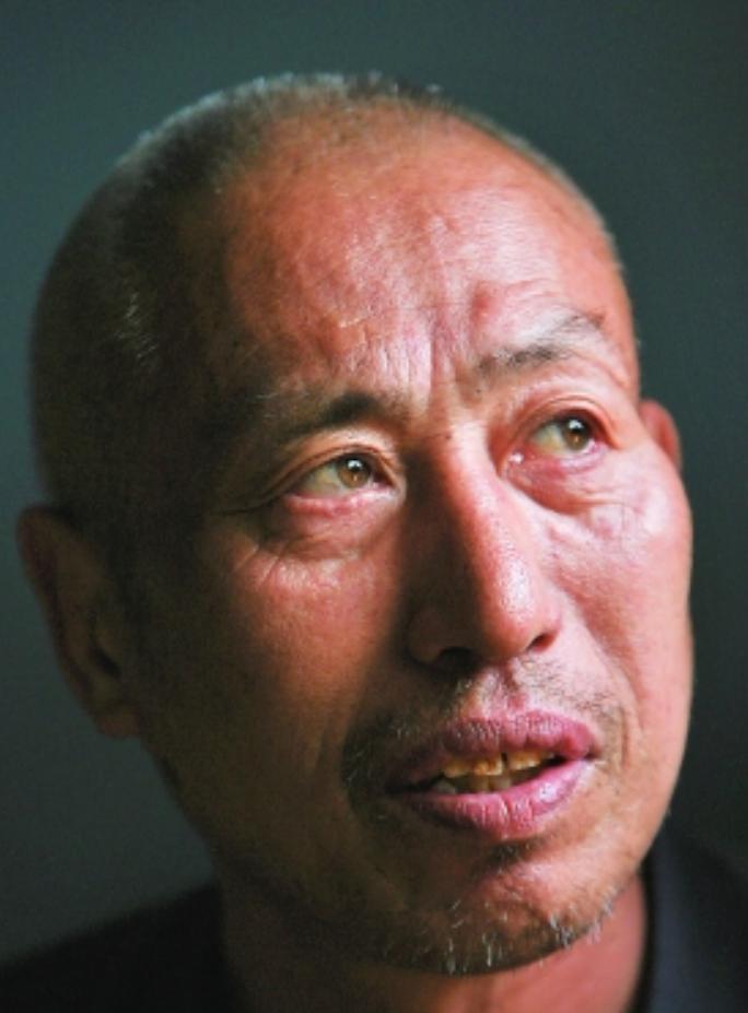 他蹲监26年获赔460万，花百万娶小22岁娇妻后，又闪离：她太图钱