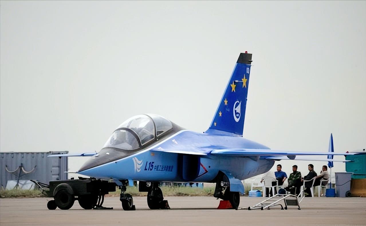 无奈！中国出口48架L-15被冻结，国产航发拖累8亿美元大单？