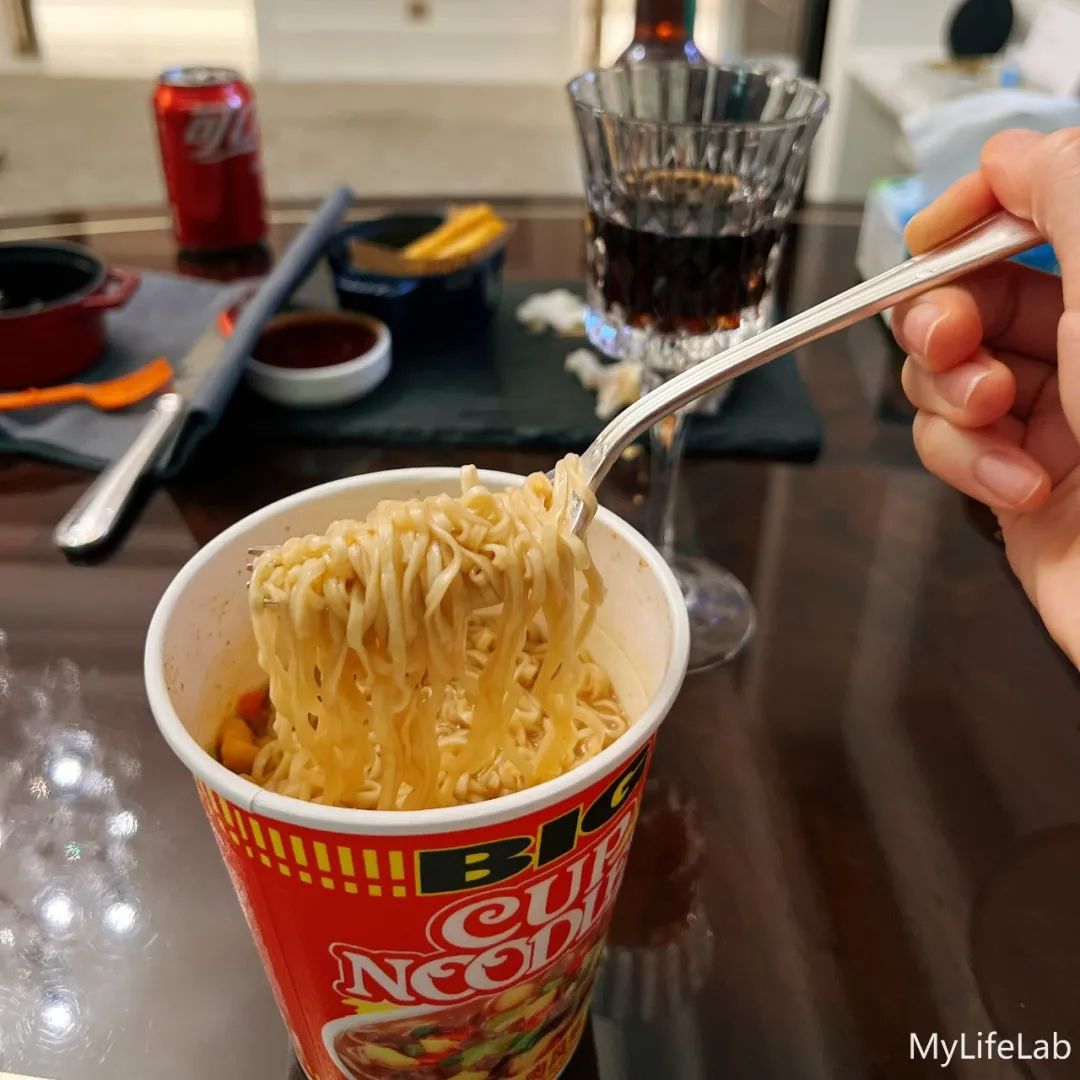 在3000+一晚的酒店吃泡面，澳门半日游耗尽电量...这个春节不一般