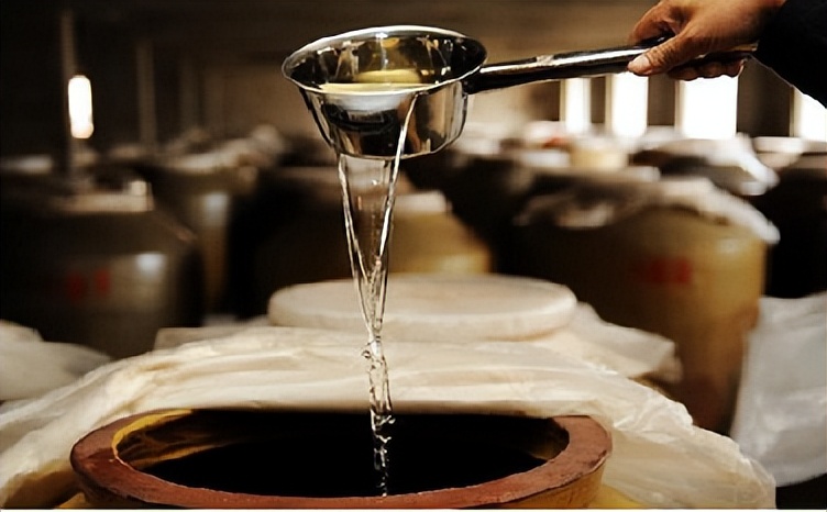 赖茅97香港回归纪念酒1000ml正品,97年香港回归2斤装赖茅价格