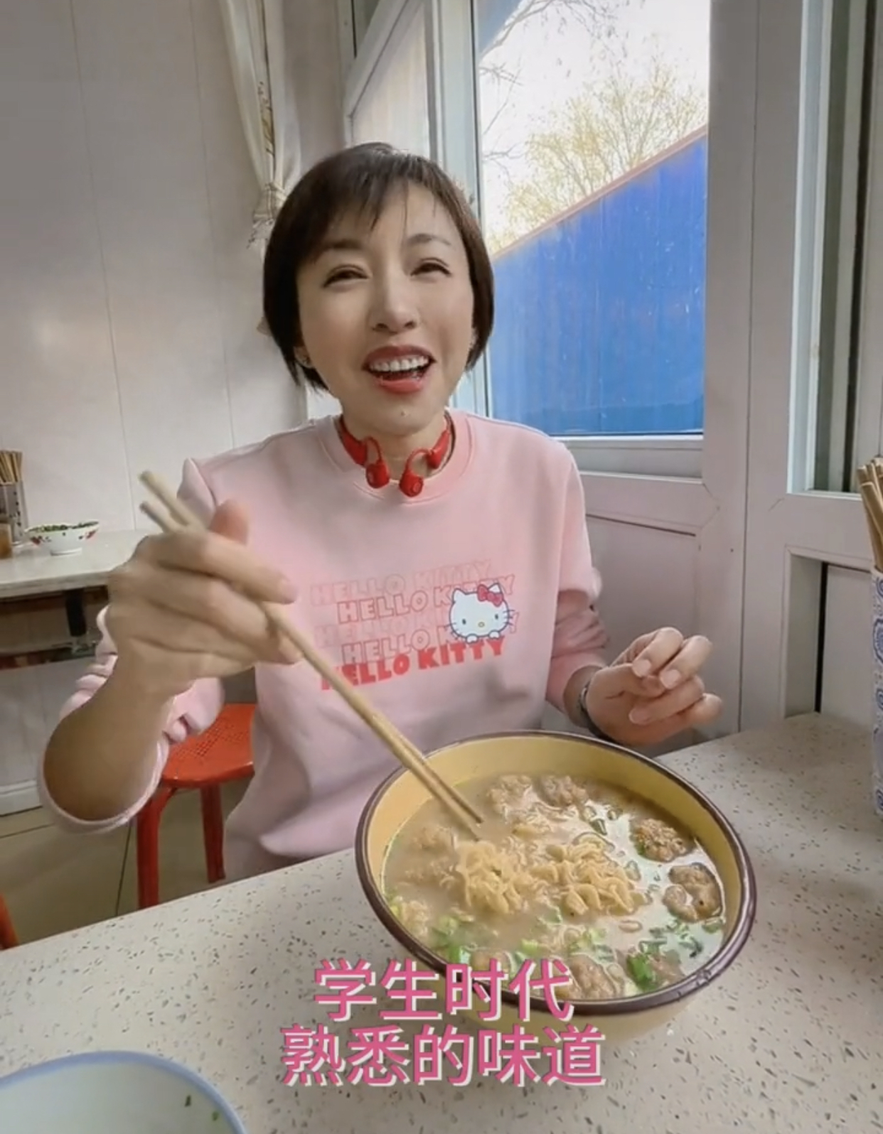 两天六个瓜：梁朝伟长居日本，李亚鹏欠债四千万，乐嘉为女人还俗