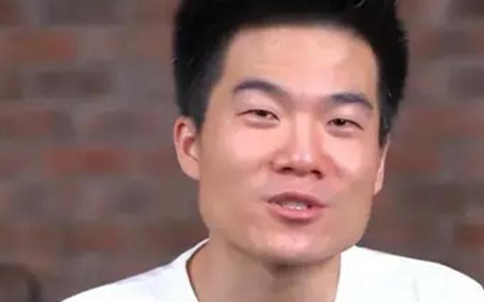 董宇辉深夜直播吸粉无数,董宇辉一场直播粉丝增了上百万