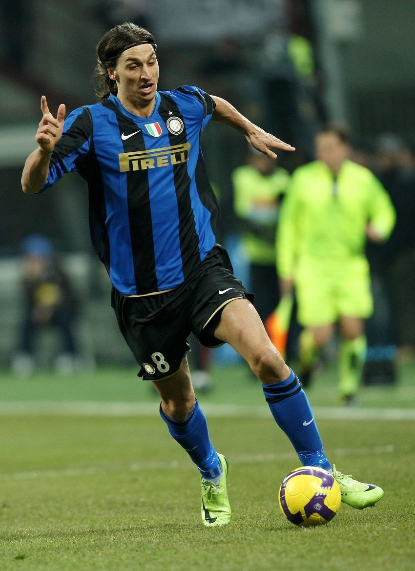 让小孩子打篮球,让孩子踢足球还是打篮球