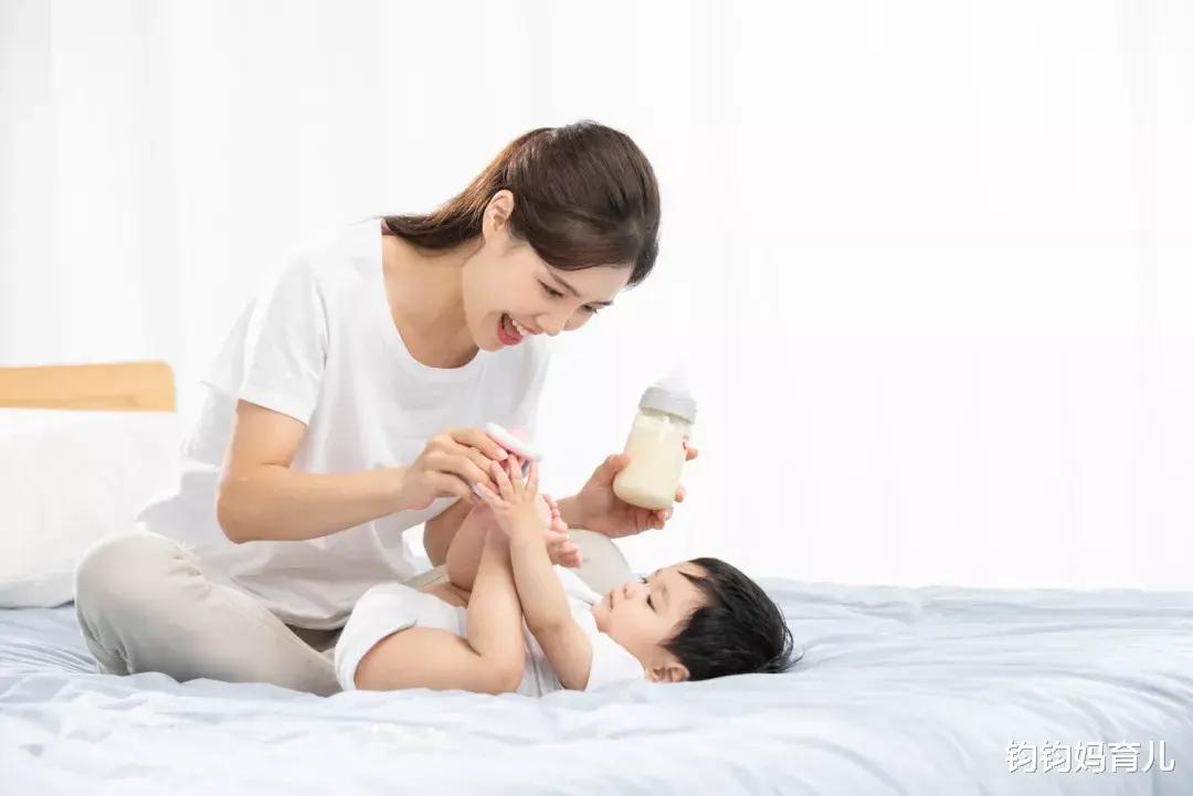 宝宝呛奶怎么做呢,宝宝呛奶咳嗽要紧吗