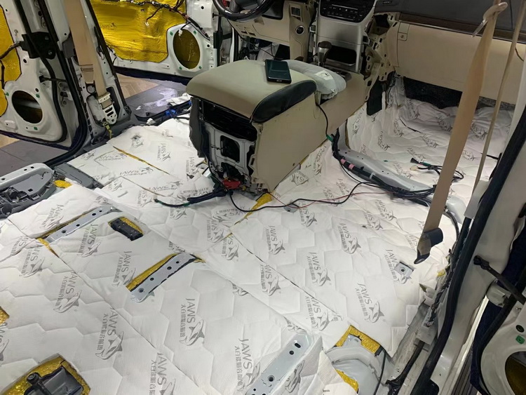 丰田酷路泽隔音改装哪家好,丰田兰德酷路泽全车隔音施工