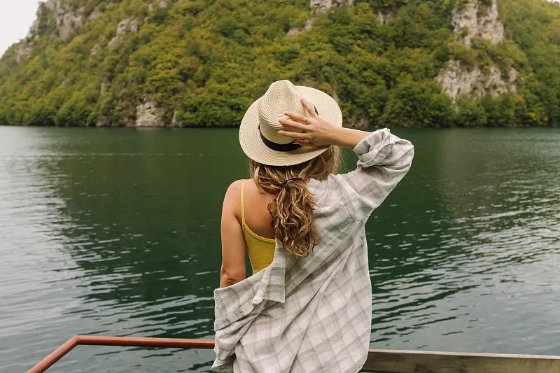 异性之间怎么称呼对方算关系不纯,女生对男性怎么称呼不让人误会