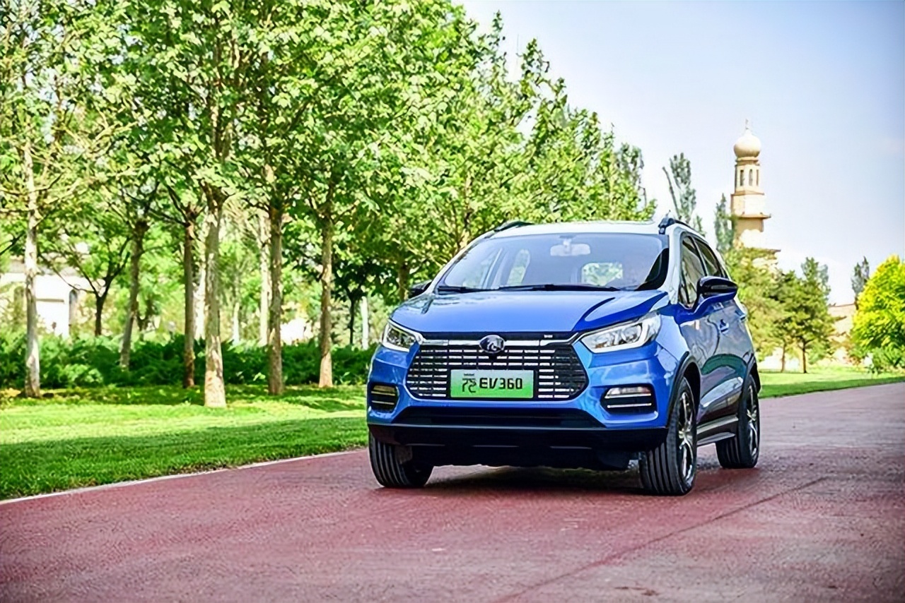 新能源汽车费用和燃油车对比,新能源汽车开着比燃油车省钱吗