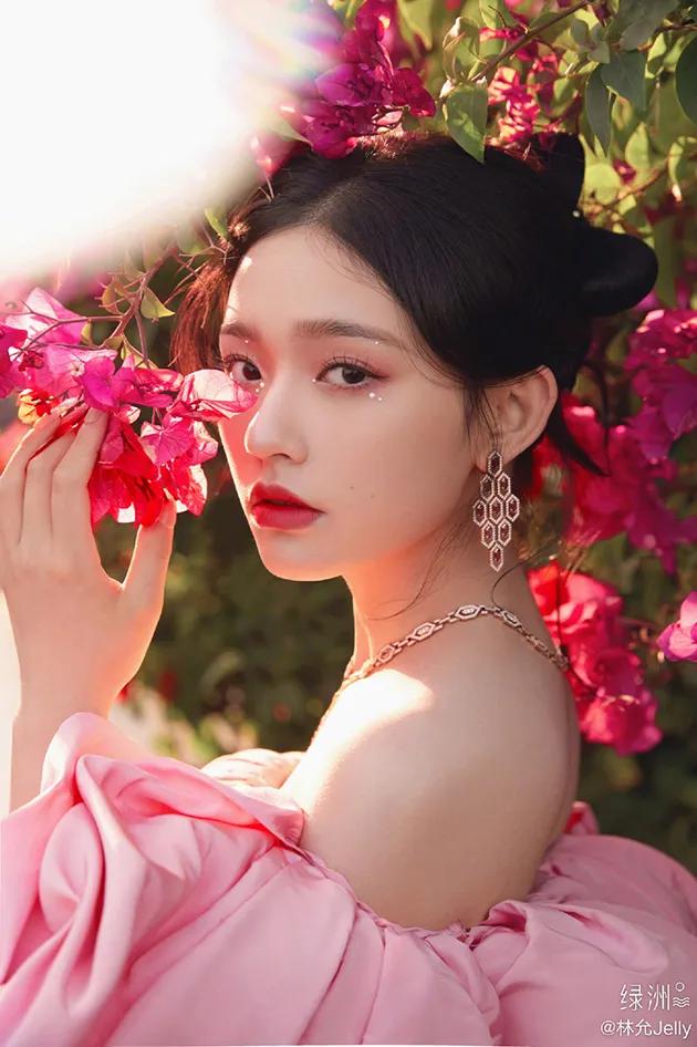 情人节送冰墩墩合适吗,冰墩墩情人节限定