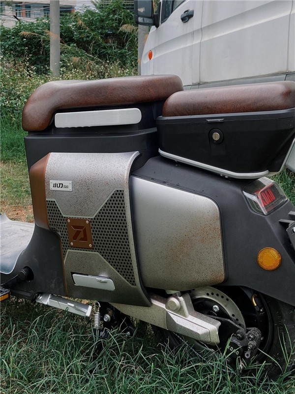 顶尖技术+绝美颜值，试骑小刀航天动力系朋克，骑上秒变酷boy！