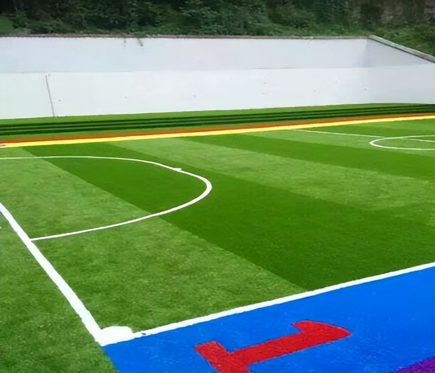 仿真草坪幼儿园铺哪种,幼儿园人工草坪平方价格