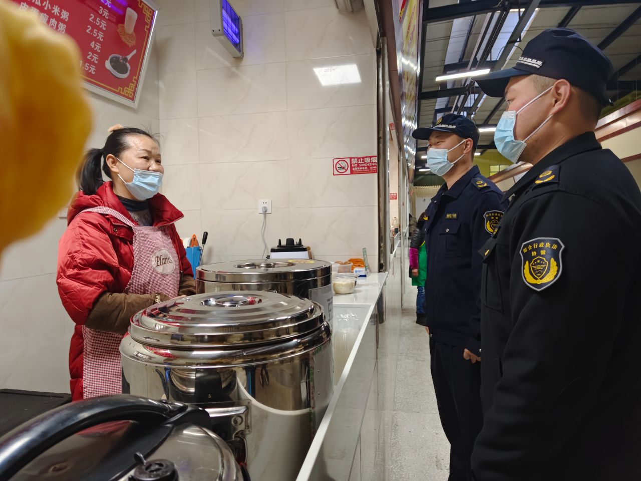 城管摆摊最新政策武汉,武汉城管执法摆摊