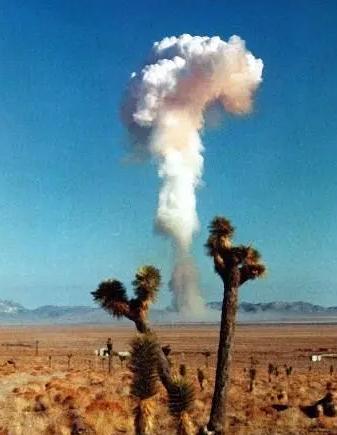 世界最小的像手雷一样的核弹,世界上最强的核弹铜弹