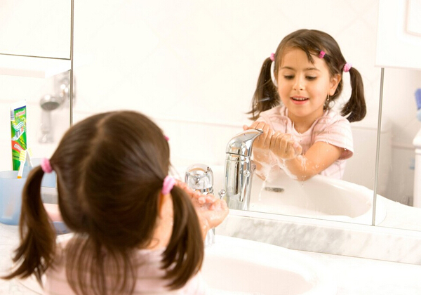 小孩近期呕吐腹泻什么病毒,孩子白天拉肚子晚上呕吐怎么回事