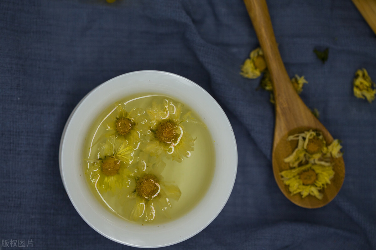 秋天适合喝什么水果茶呢女生,什么水果茶可以滋阴润燥