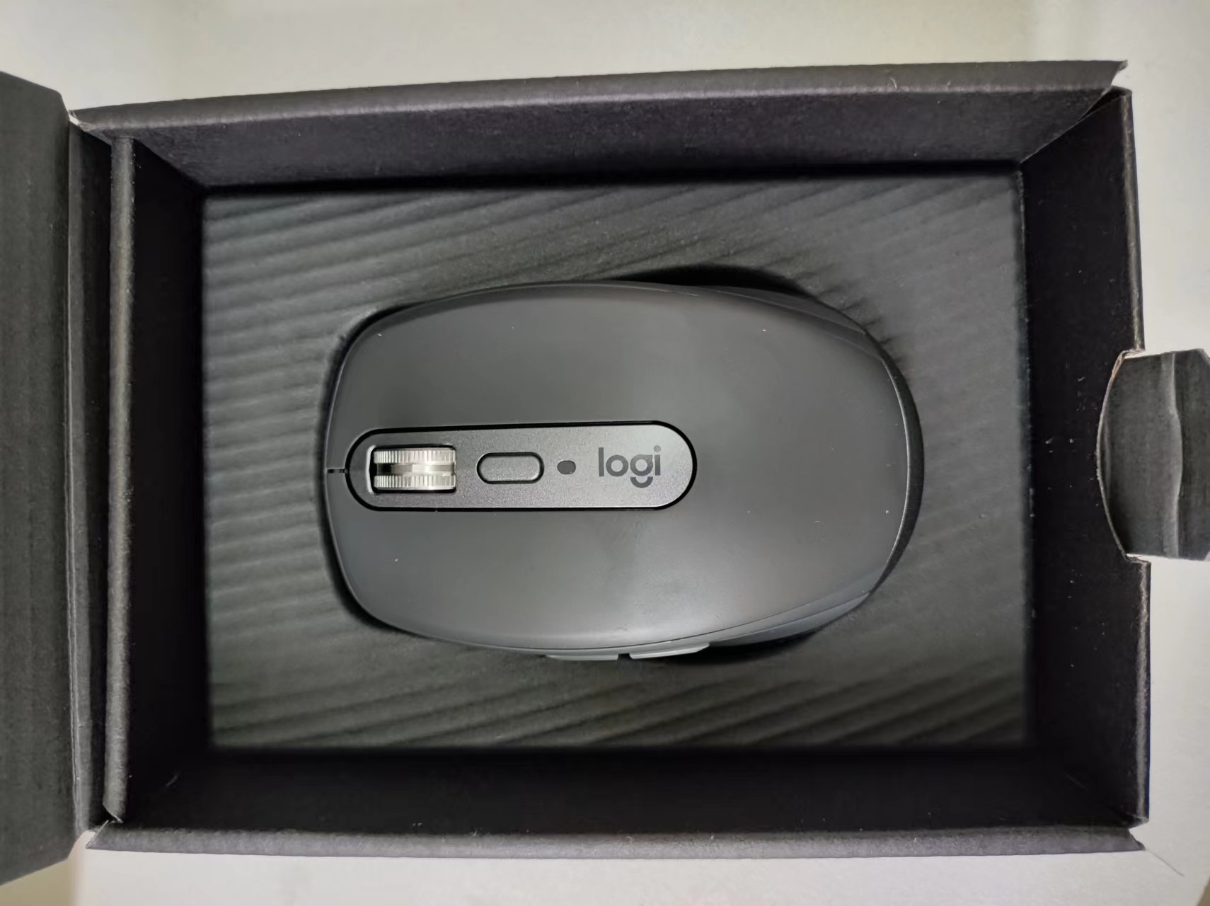 罗技办公旗舰鼠标MXanywhere3,罗技mxanywhere3鼠标连接电脑