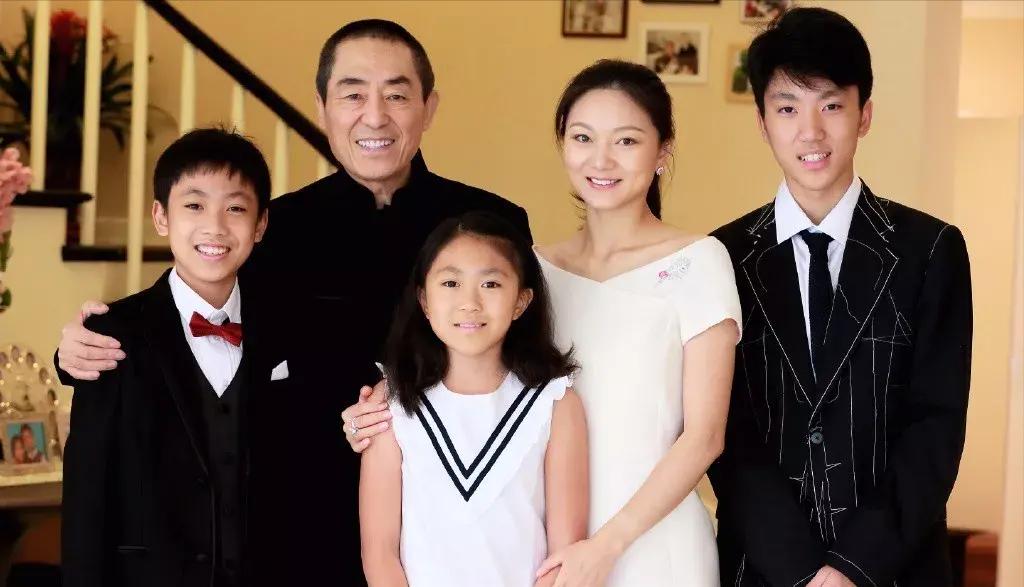 张艺谋毕业典礼,张艺谋参加长子毕业礼