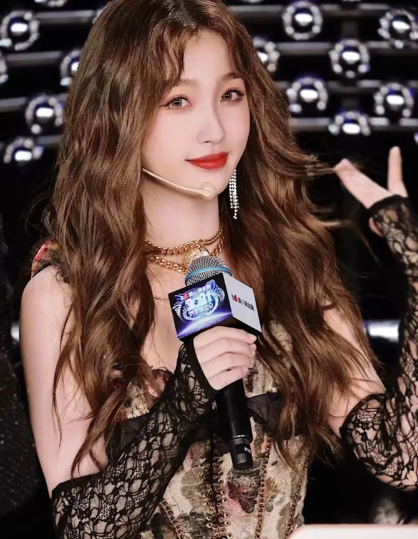 杨超越整过容吗,杨超越有没有整过容