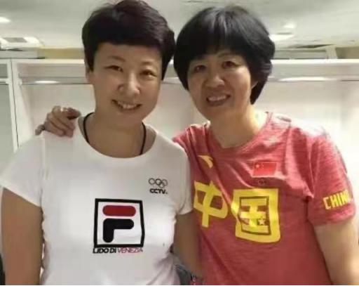 冯坤嫁给泰国女排教练,女排队长冯坤结婚了吗