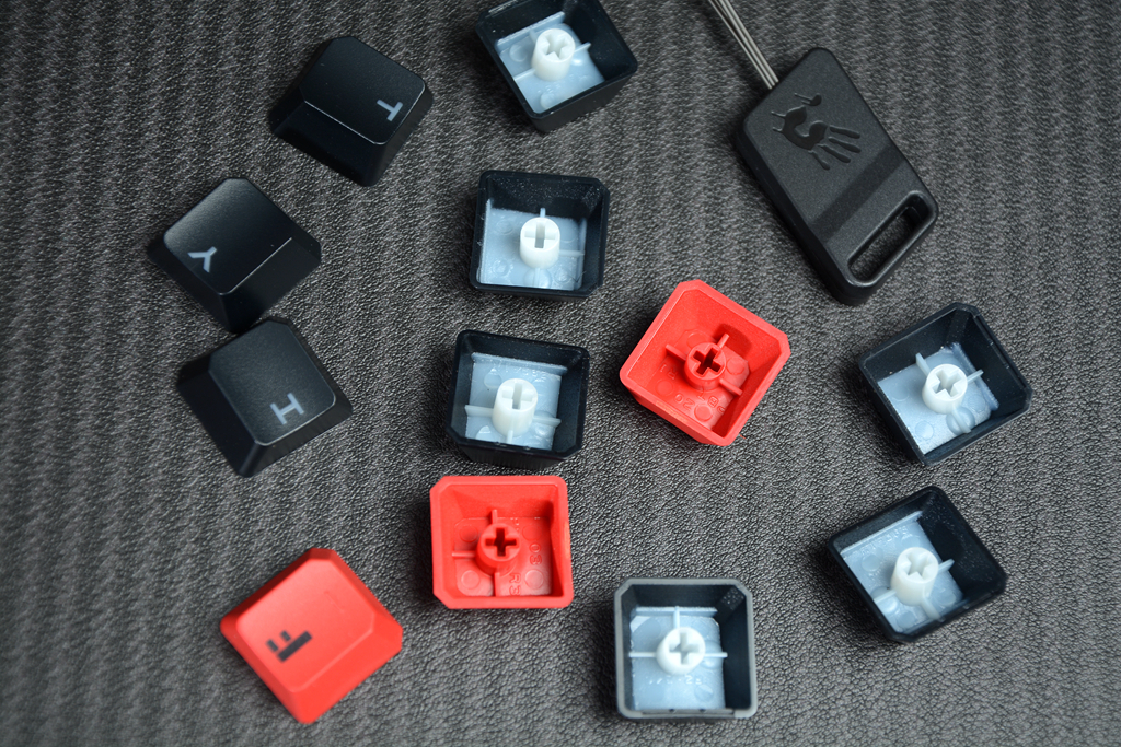 花一把的钱体验三把的手感，血手幽灵T87LT变速光轴机械键盘开箱