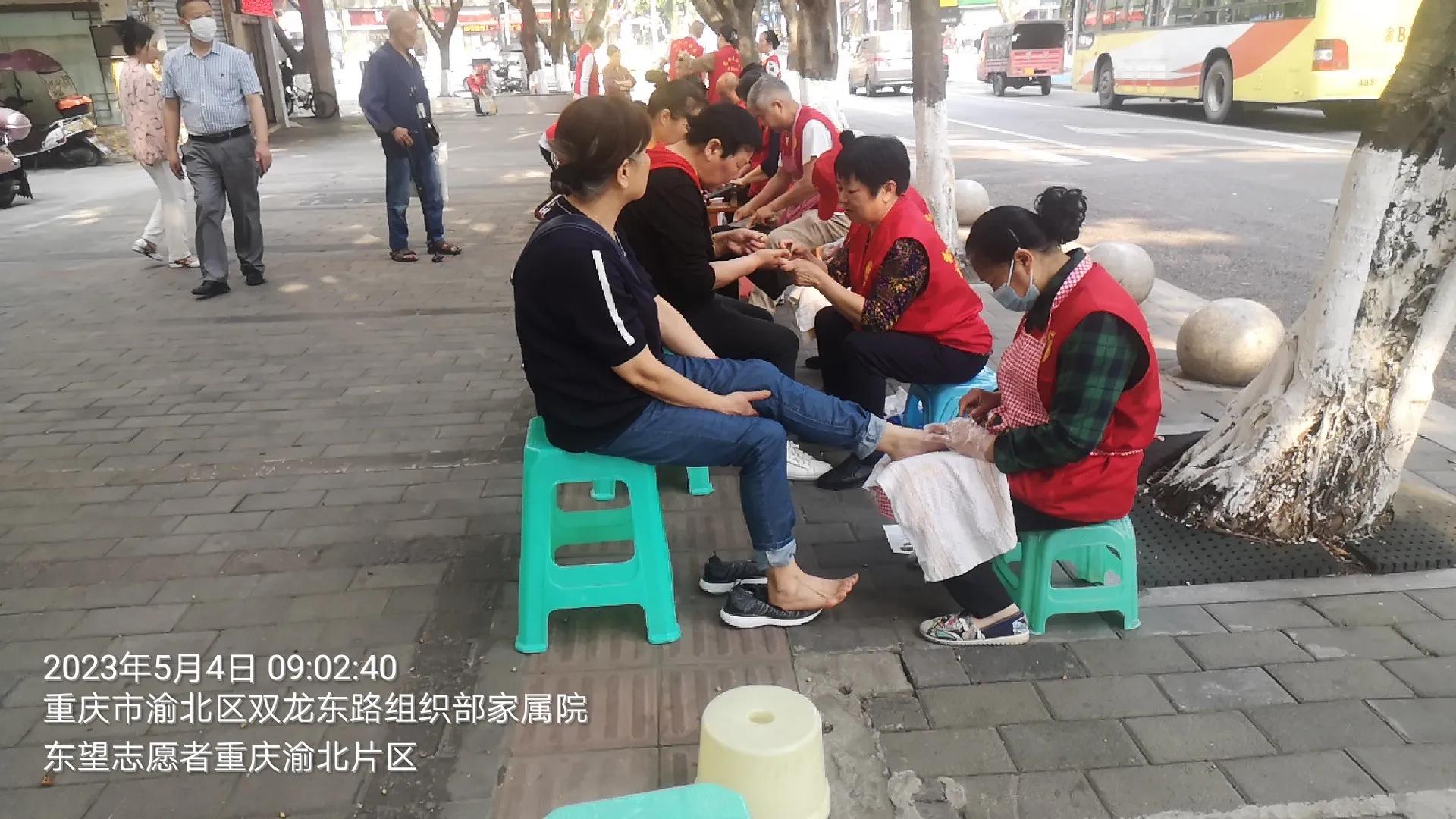 乐于奉献的人有谁,无私奉献的志愿者义务服务