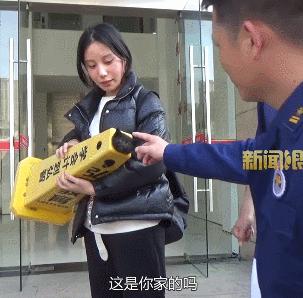 别人家的猫是液体还是固体,猫都是水做的