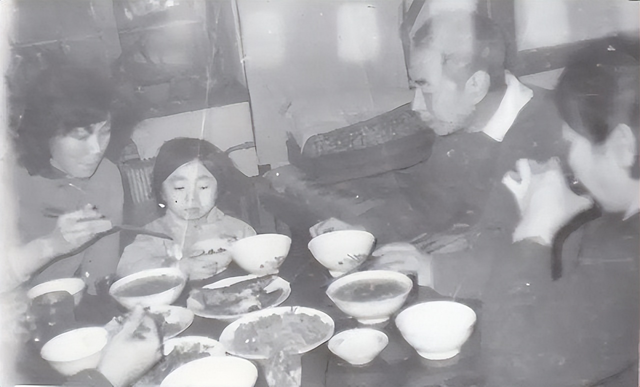 1989年，台湾老兵遗孀回大陆寻亲，40岁儿子冷漠回拒：我不缺娘