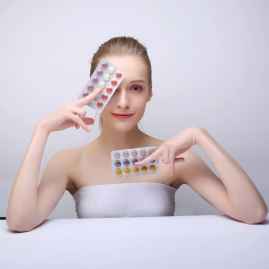 哺乳期乳房硬块突然发烧怎么回事,哺乳期突然乳房有硬块痛怎么回事