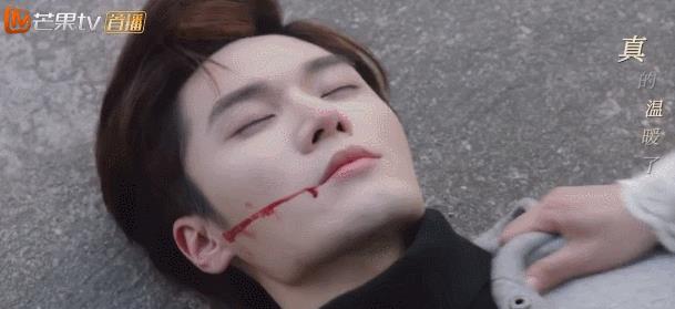 胸罩*点露**，花式泳衣，这些辣眼睛的操作，导演肚子里没一点墨水吗