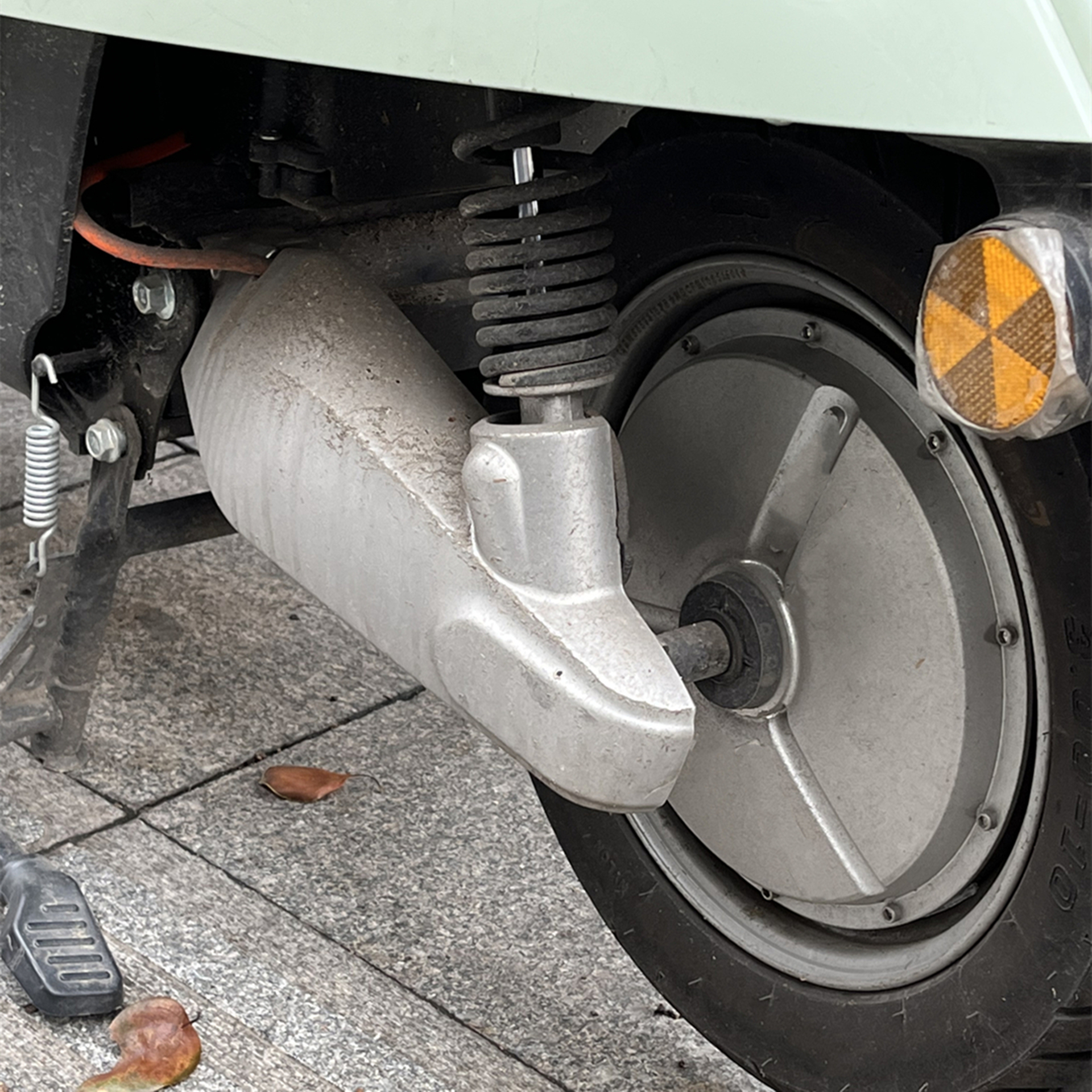 目前纯电动车的续航里程多少,爱玛电动车续航100公里价格表