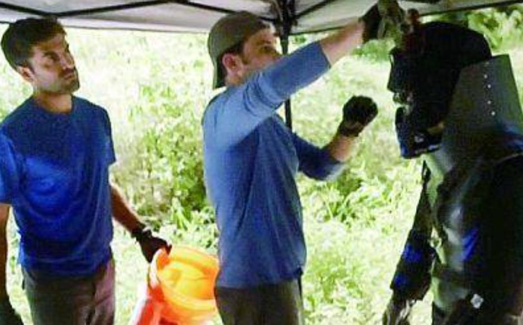 如果你突然被蛇吞下，能否划开蛇肚出逃？科学家作死实验走进蛇窝