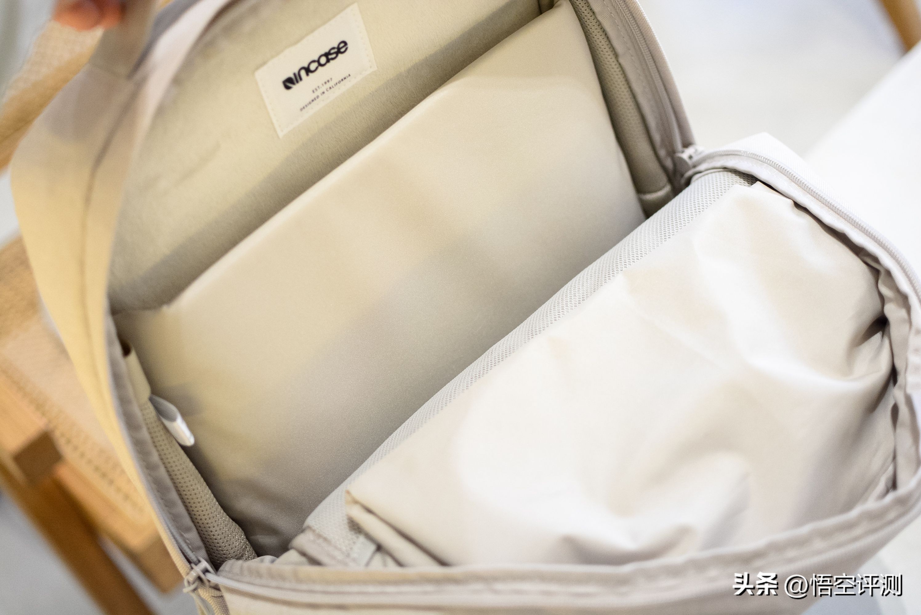 高颜值+多格收纳：进驻苹果商店，INCASECity双肩背包评测