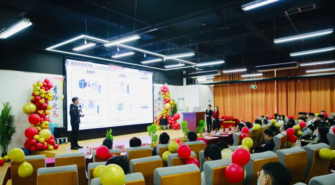 郑州富士康95后小伙,90后小伙入职富士康12年