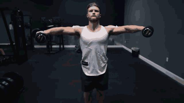 练肩侧平举会练到斜方肌怎么办,练肩最好的训练动作杠铃