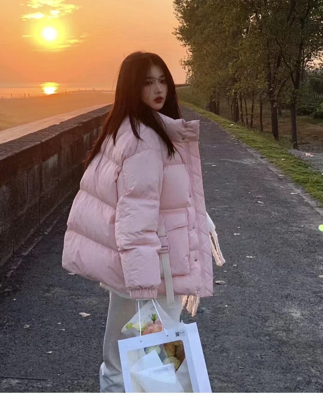 冬季穿什么颜色的羽绒服比较百搭,每个色系都很好看