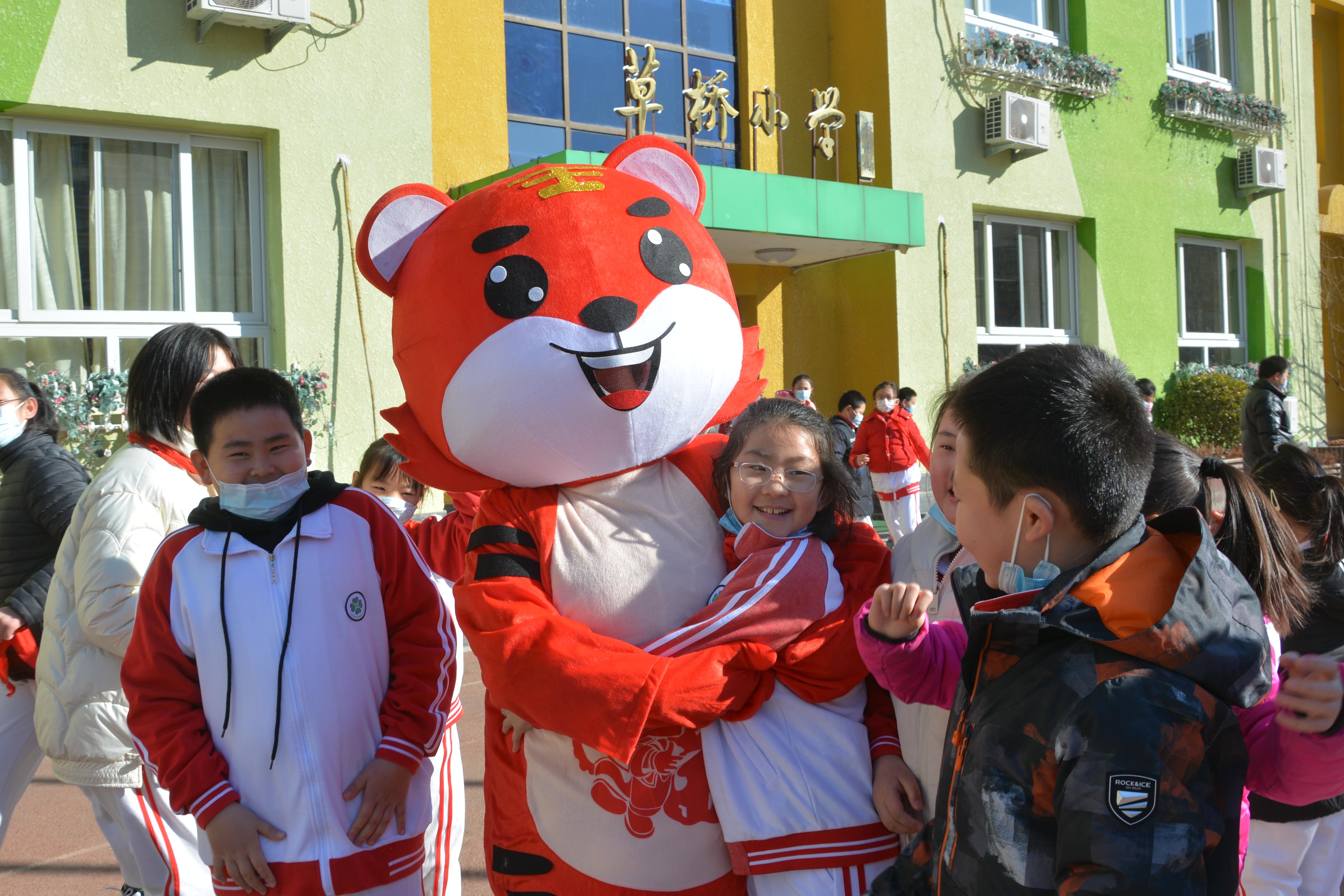 逐梦新学期一起向未来海报,逐梦新学期一起向未来内容