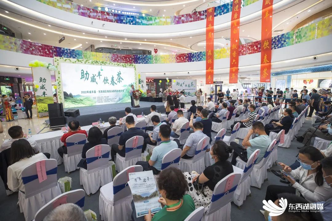 东西湖有个好兄弟！必！须！挺！