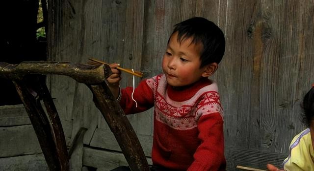 留守妇女给老公诉苦视频,留守妇女向老公诉苦