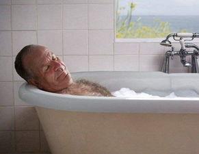 老年皮肤瘙痒吃什么水果能缓解,老年皮肤干燥瘙痒可以擦凡士林吗