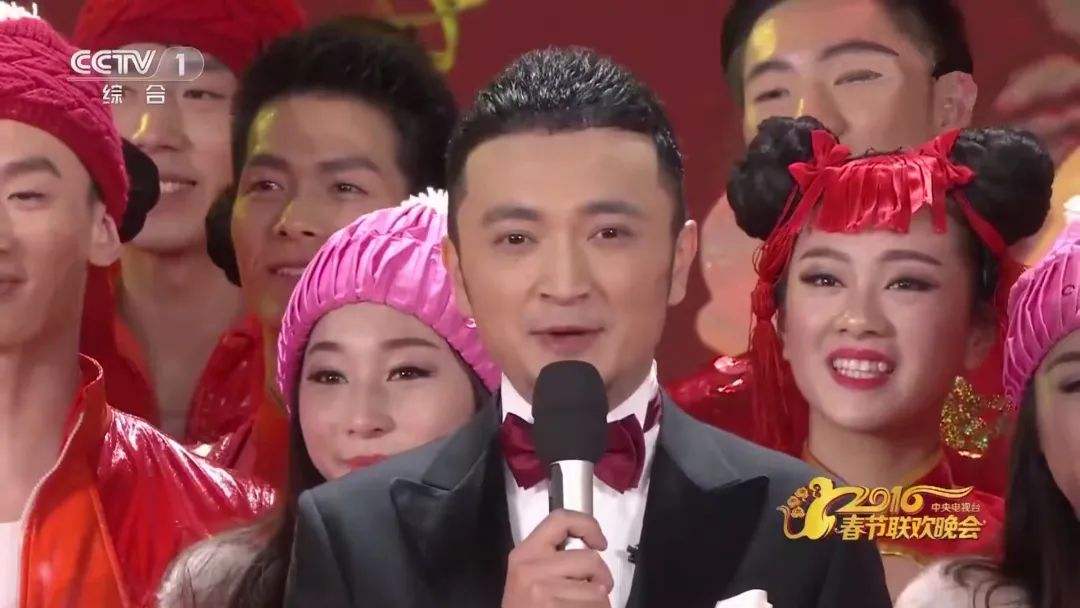9位春晚主持人今昔对比,2017央视春晚五位主持人