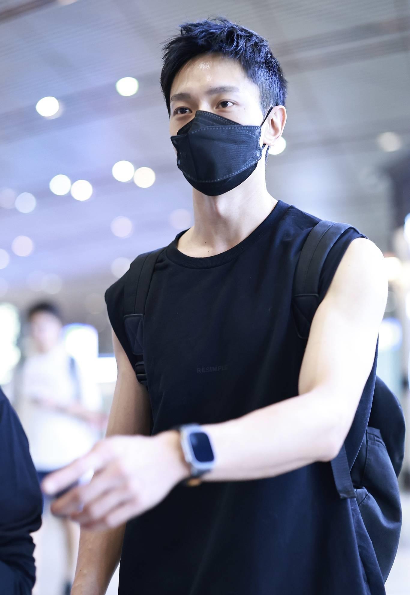 月度最in*服私**：翩翩男妲己胸残质子团，爆剧外的男*诱色**惑最致命！