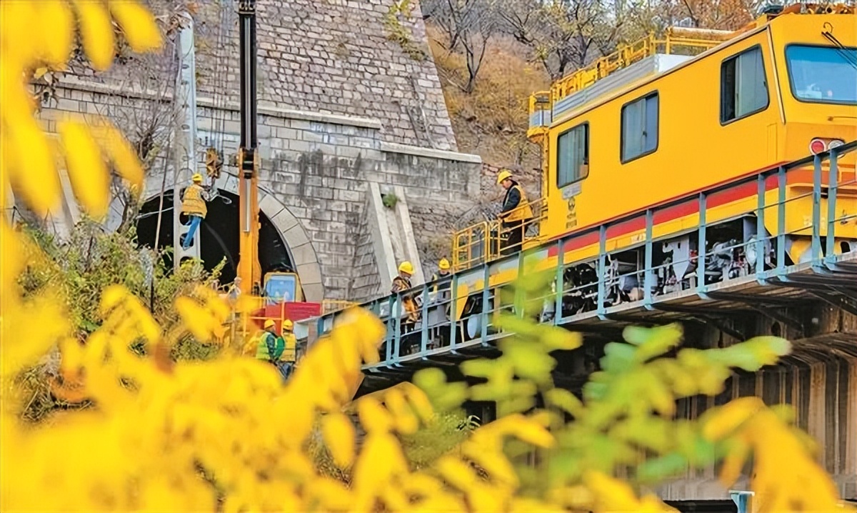 从传统迈向智慧，阳涉铁路奏响“变革圆舞曲”