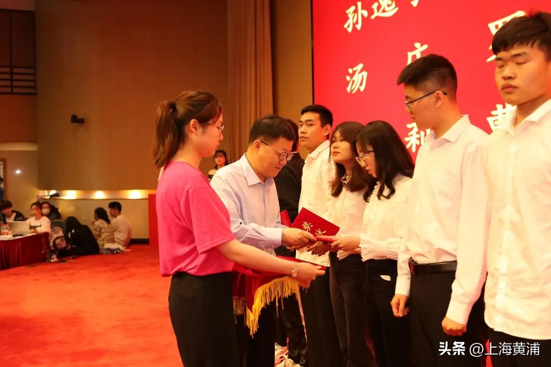 黄晨:心中有光,素履以行,实现百年企业梦