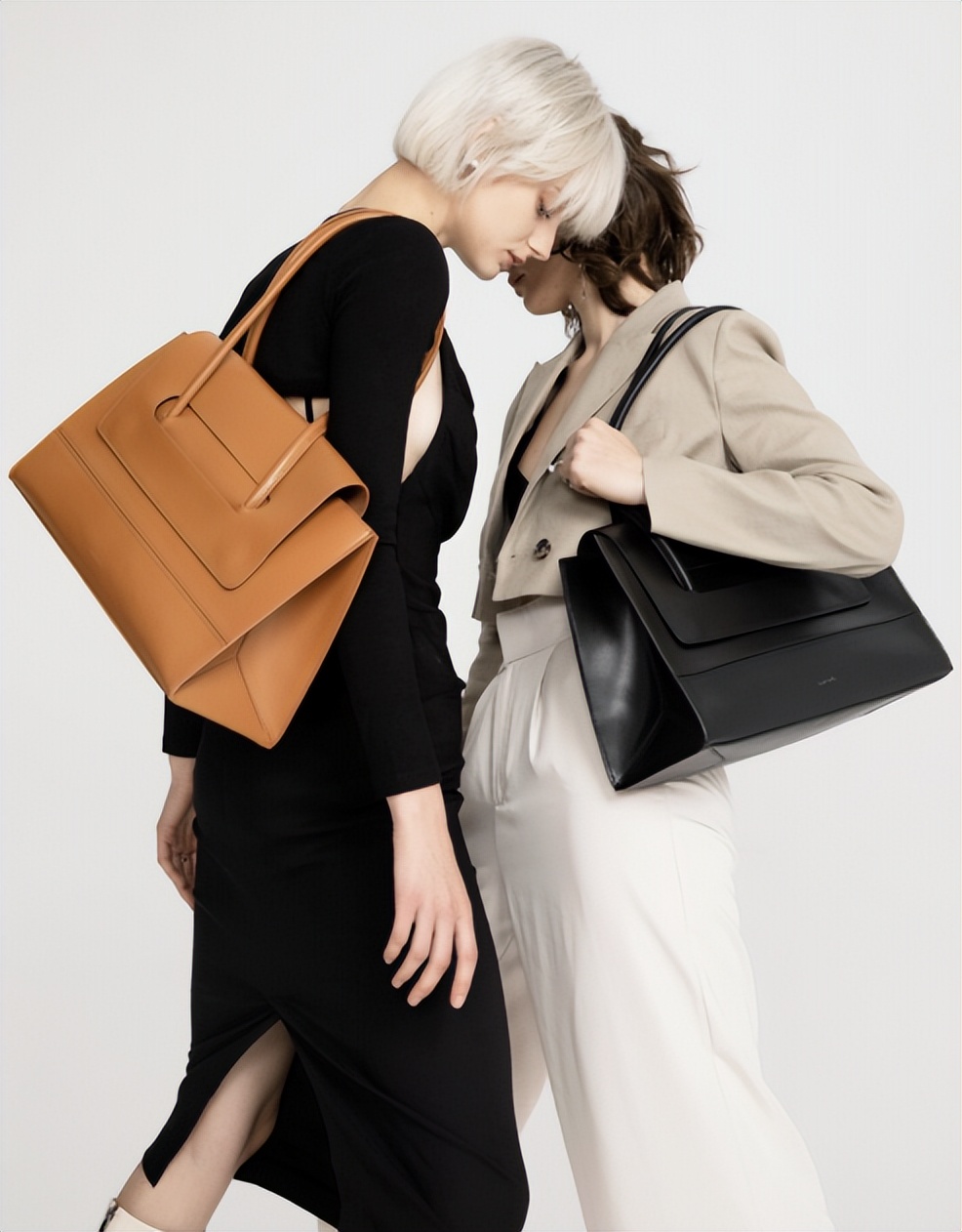 虞书欣同款双肩包平价,虞书欣10元包