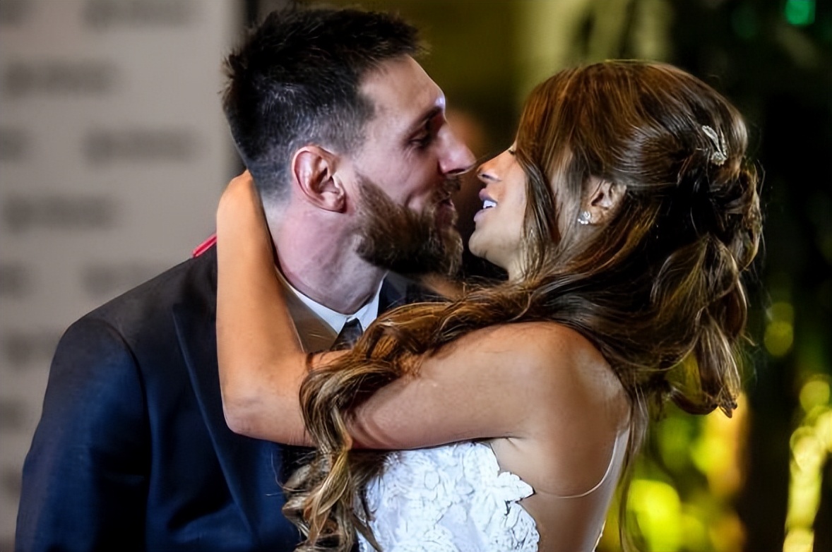 两大球王讨论梅西,两大球王聊梅西