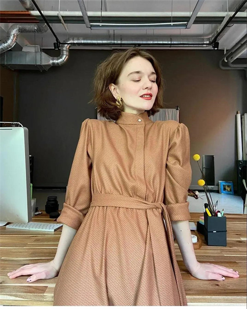 不同肤色的人怎么选择适合的颜色,不同肤色该怎么选棕色