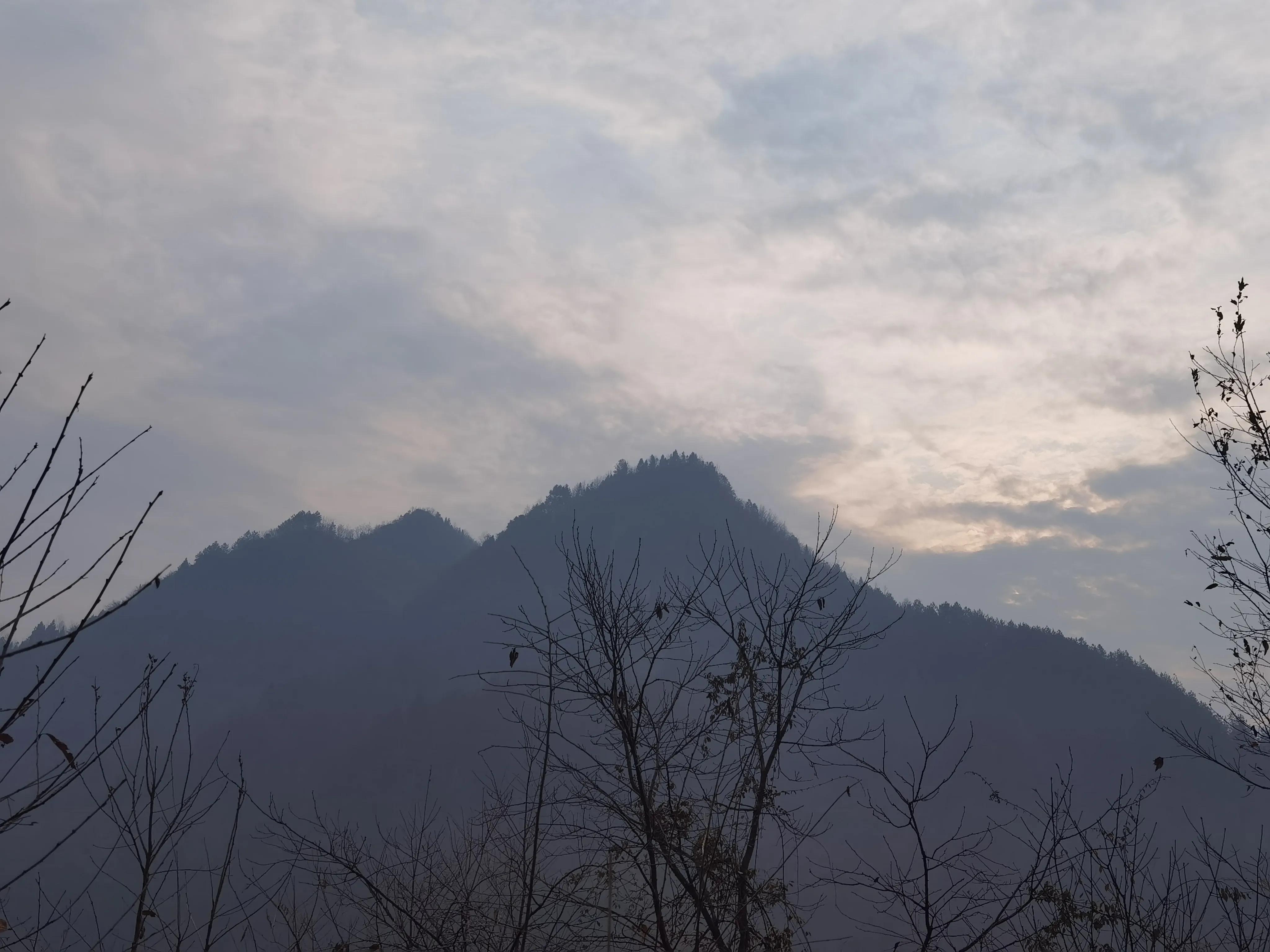 我家后面有座大山,我家后面有一座山用什么符号表示