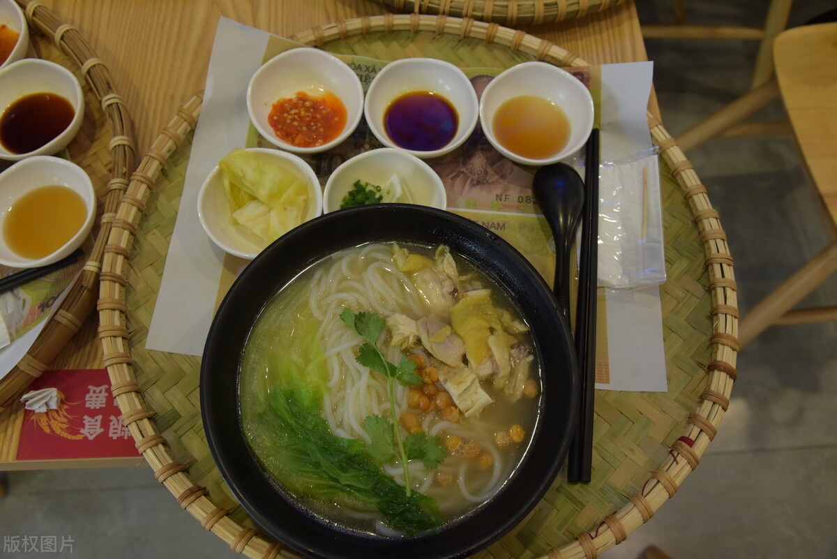 广西特色美食螺蛳粉介绍,广西除了螺蛳粉有什么好吃的特产