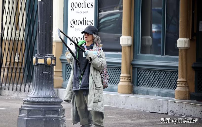 美国波特兰沦为无法无天的地狱！满街“行尸”，零元购搞垮沃尔玛