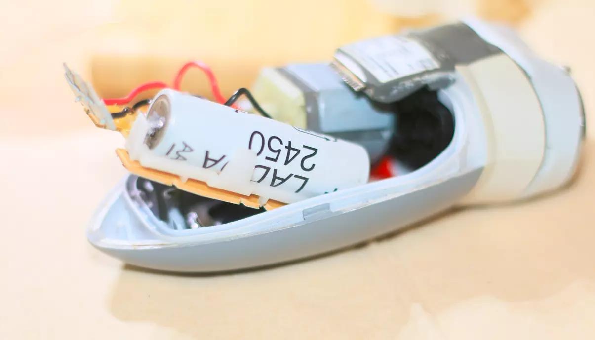 飞利浦剃须刀hq6070充电要充多久,飞利浦hq6070剃须刀怎样拆装视频