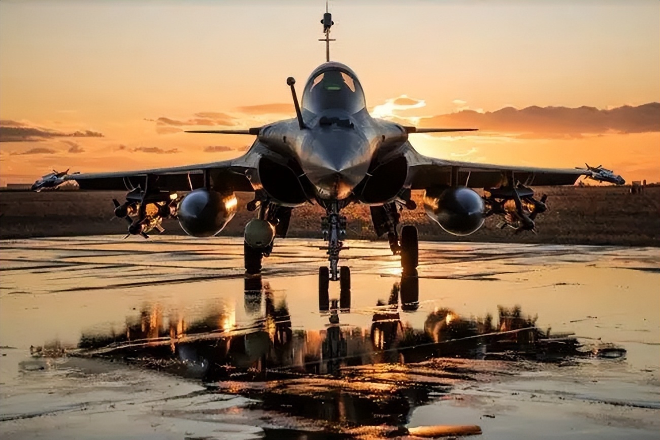 印度为什么花巨资买武器,印度有苏30mki为什么买阵风